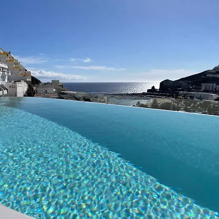 The One Luxury Apartment