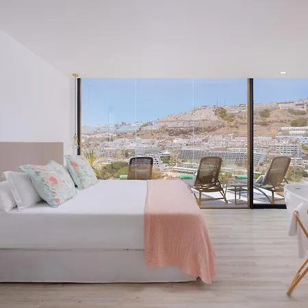 The One Luxury Apartment *
