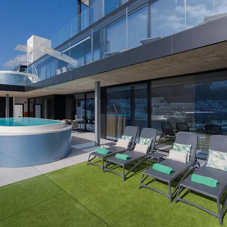 The One Luxury Apartment *