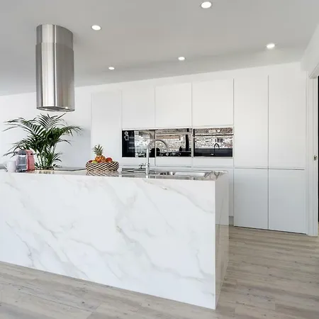 The One Luxury Apartment *