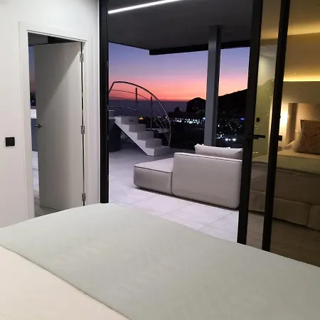 The One Luxury *